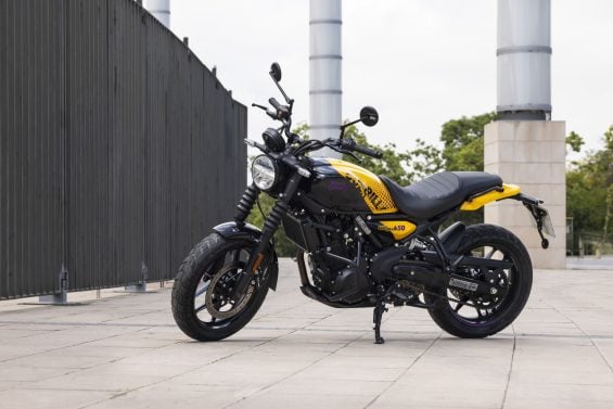 Royal Enfield Guerrilla 450 Yellow Ribbon(1)