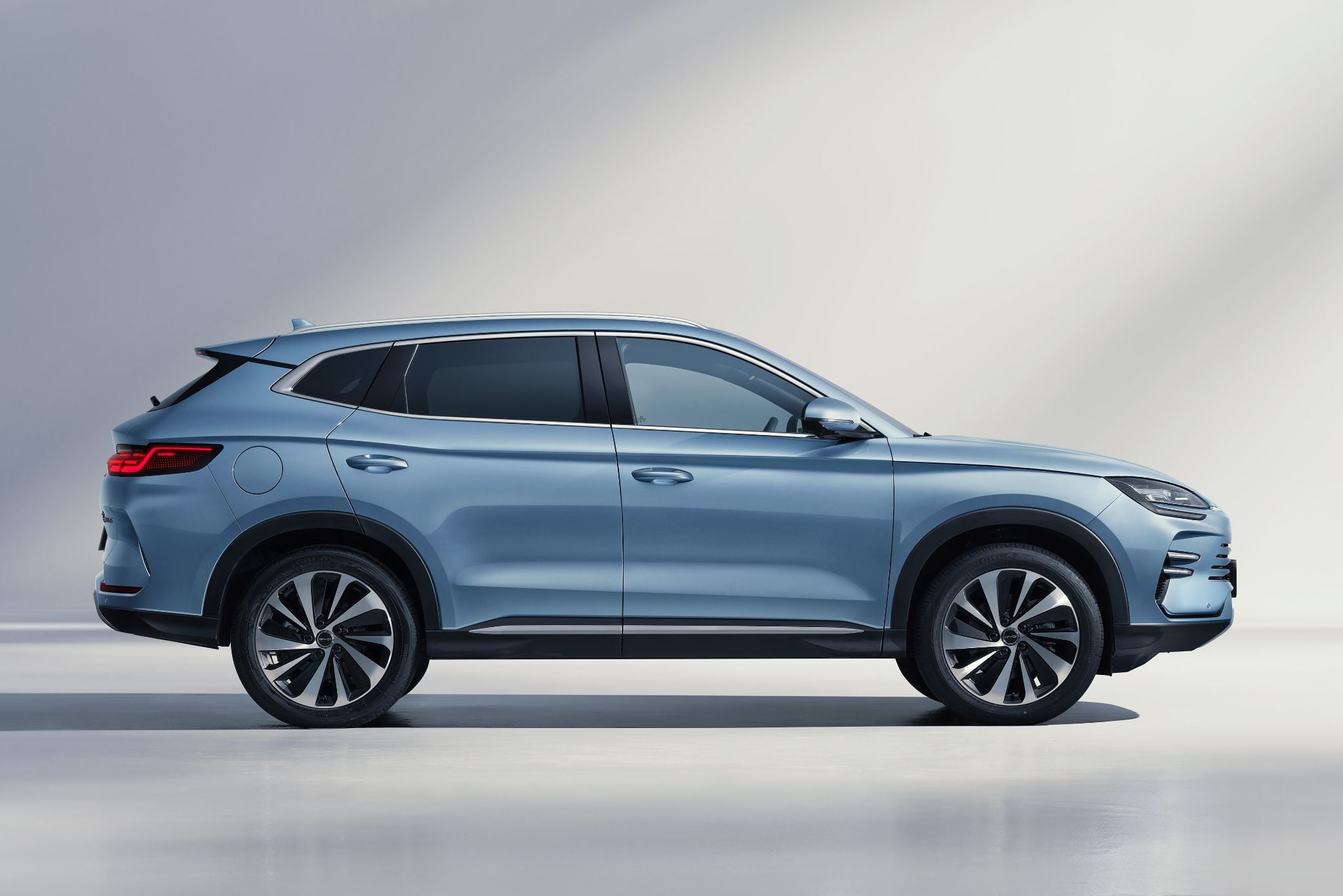 byd song plus 2026 Azul lateral parado