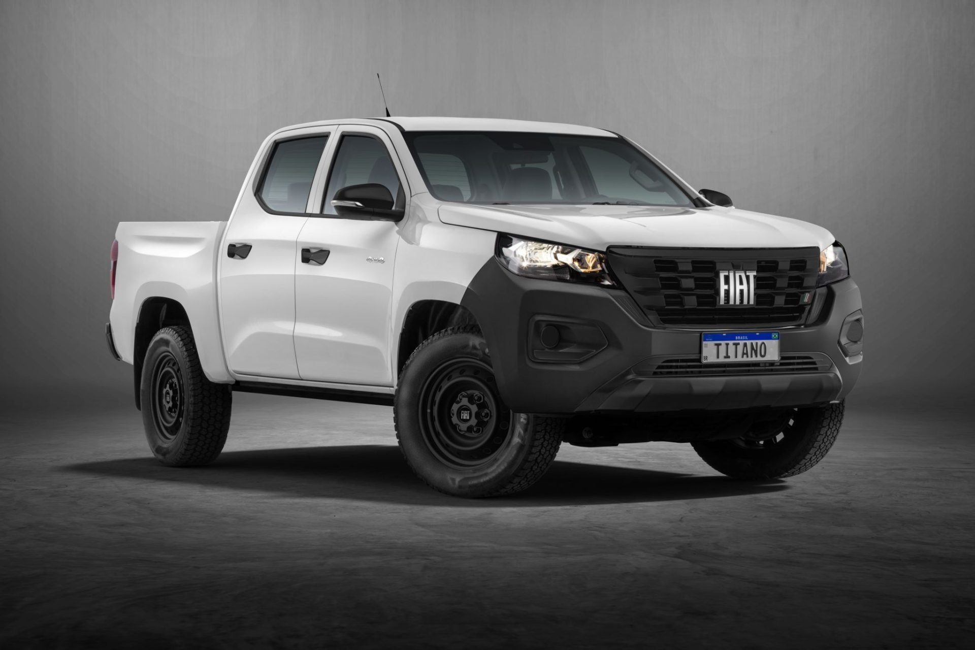 Fiat Titano Endurance 2026 branco frente diagonal