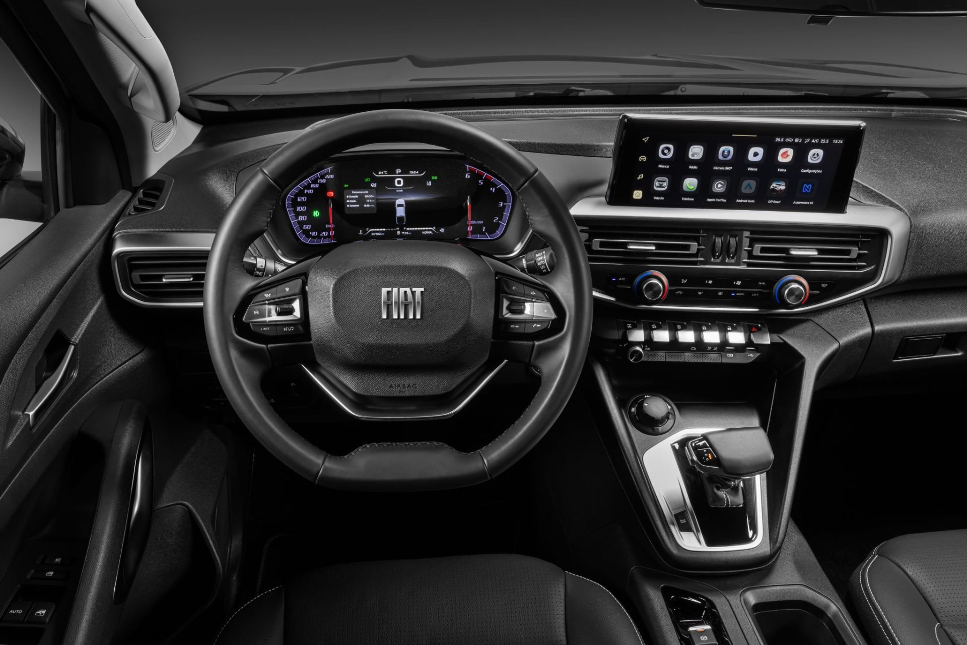 Fiat Titano Ranch 2026 interior painel e central