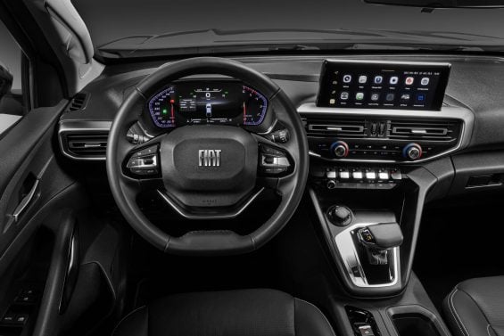 Fiat Titano Ranch 2026 interior painel e central