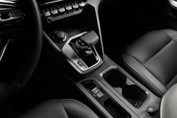 Fiat Titano Ranch 2026 interior câmbio