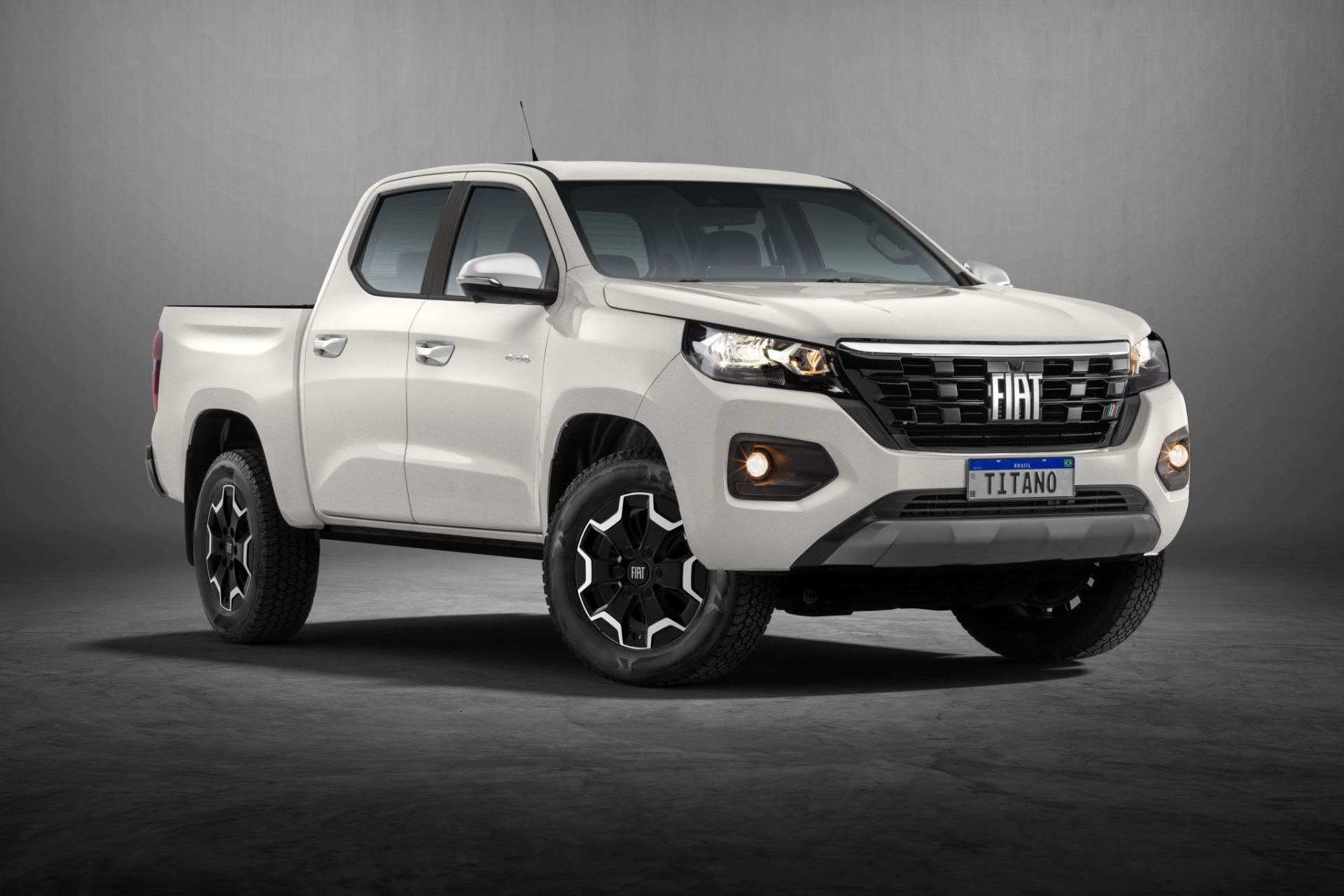 Fiat Titano Volcano 2026 em branco vista de frente