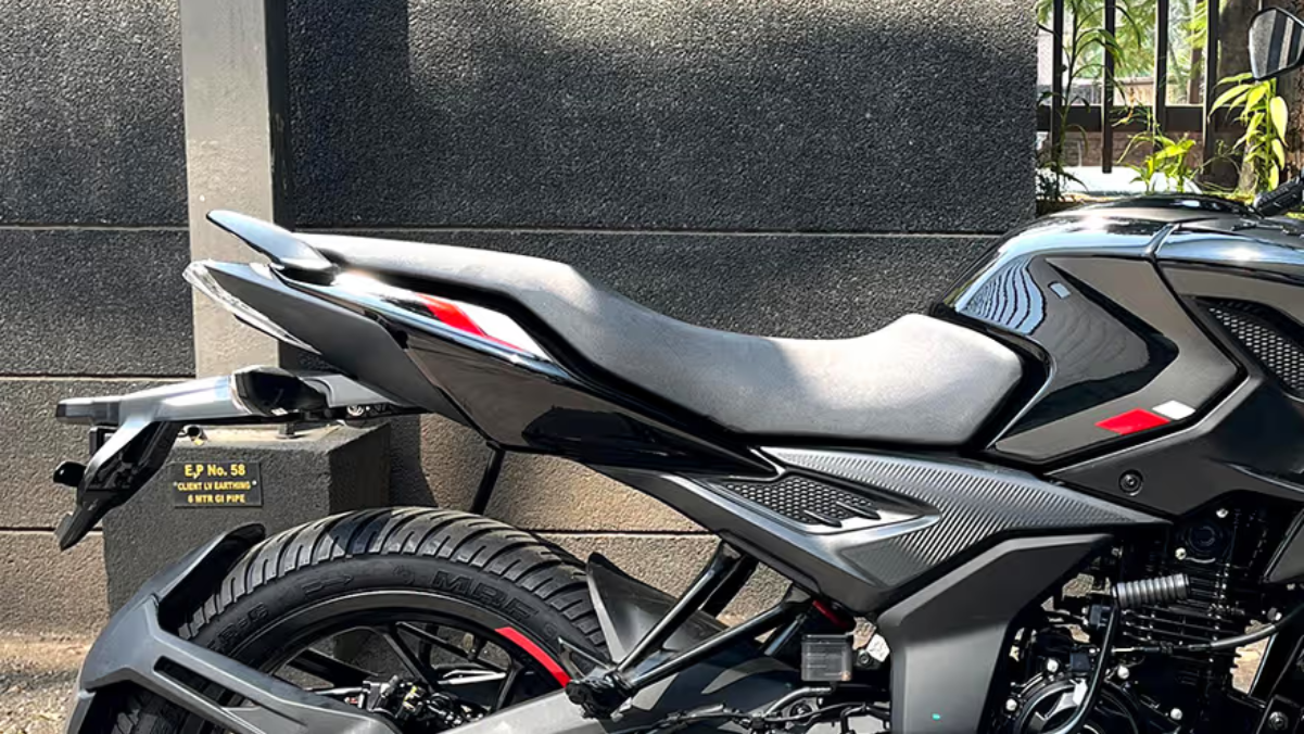 Bajaj Pulsar N150 (2)