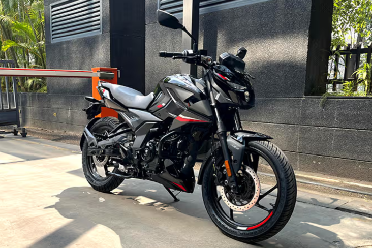 Bajaj Pulsar N150 (5)