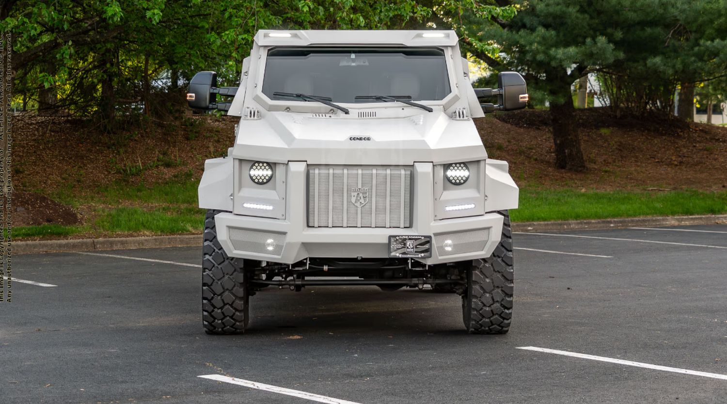 ALPINE ARMORING CONDOR FRENTE