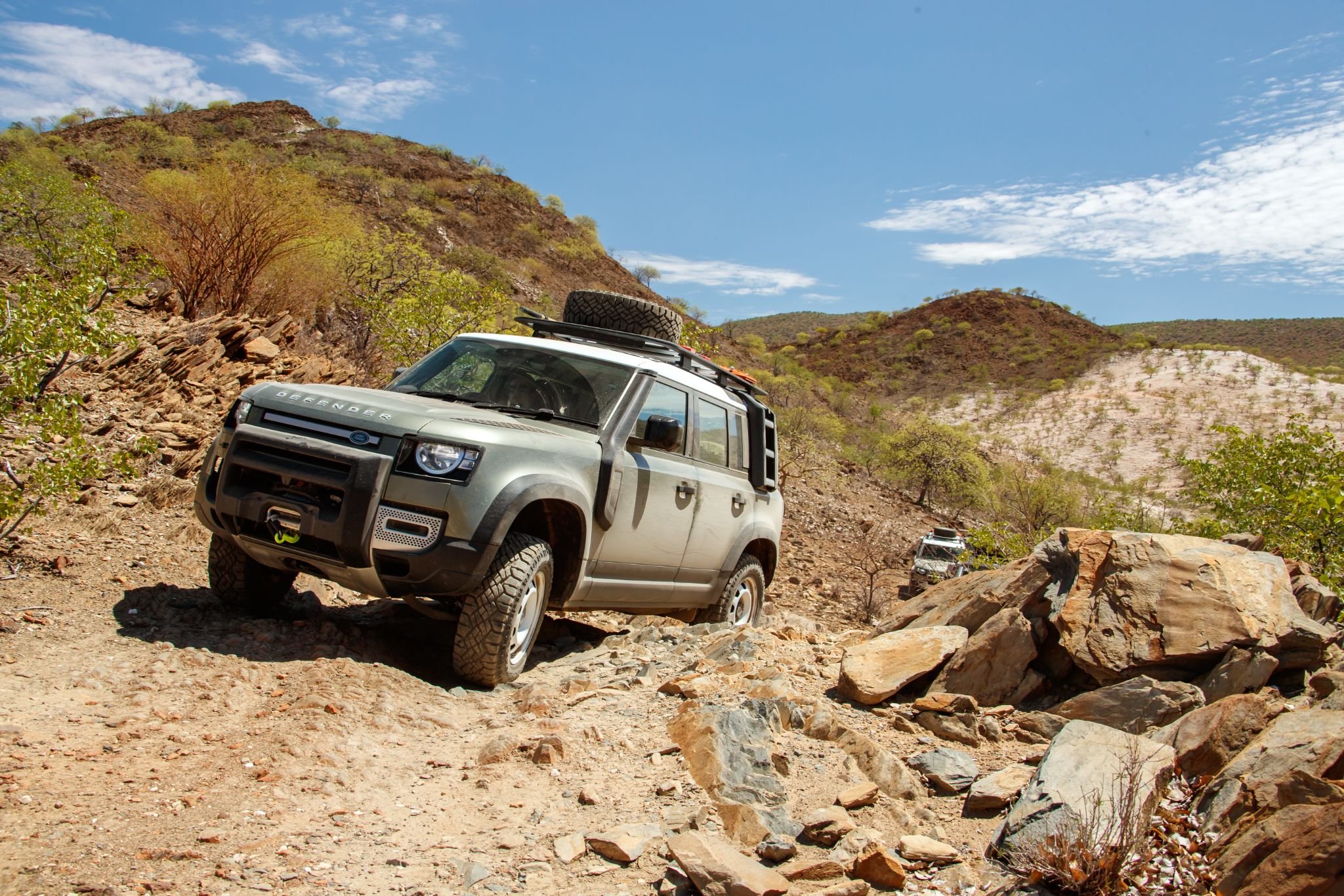 land rover defender 110 d240 explorer pack frente