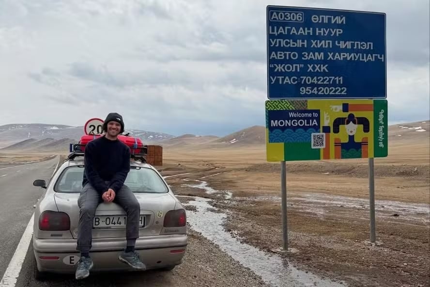 Fiat Marea que viajou da Espanhga ao Japão na Mongolia com seu dono