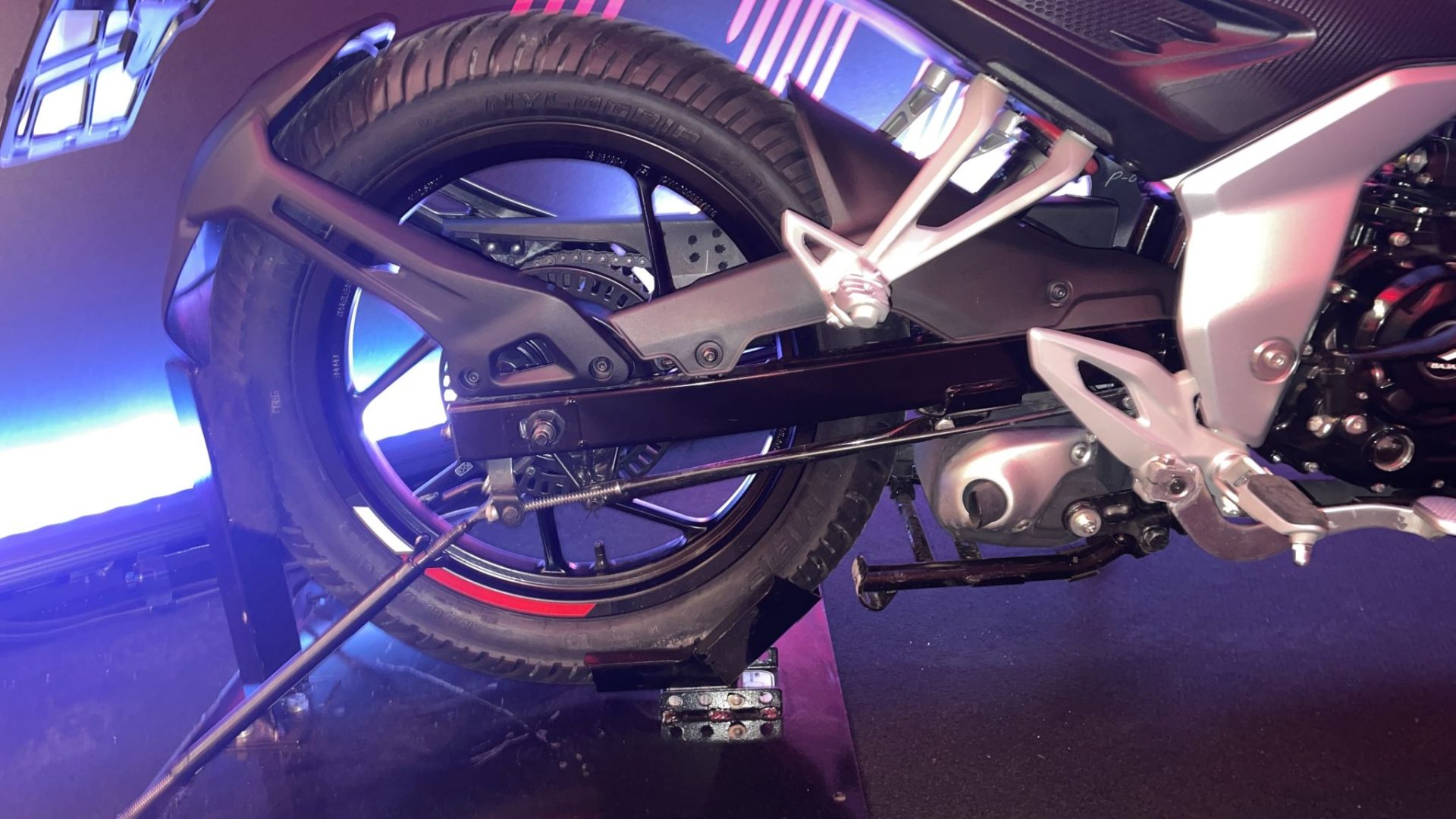 Bajaj Pulsar N150 (4)