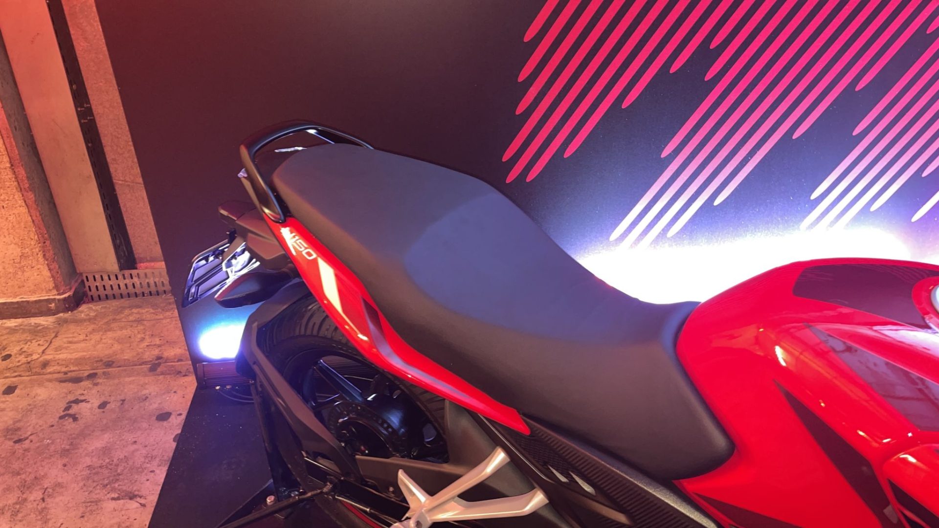 Bajaj Pulsar N150 (6)
