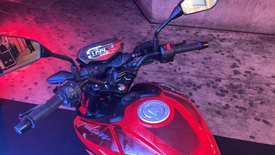 Bajaj Pulsar N150 (8)