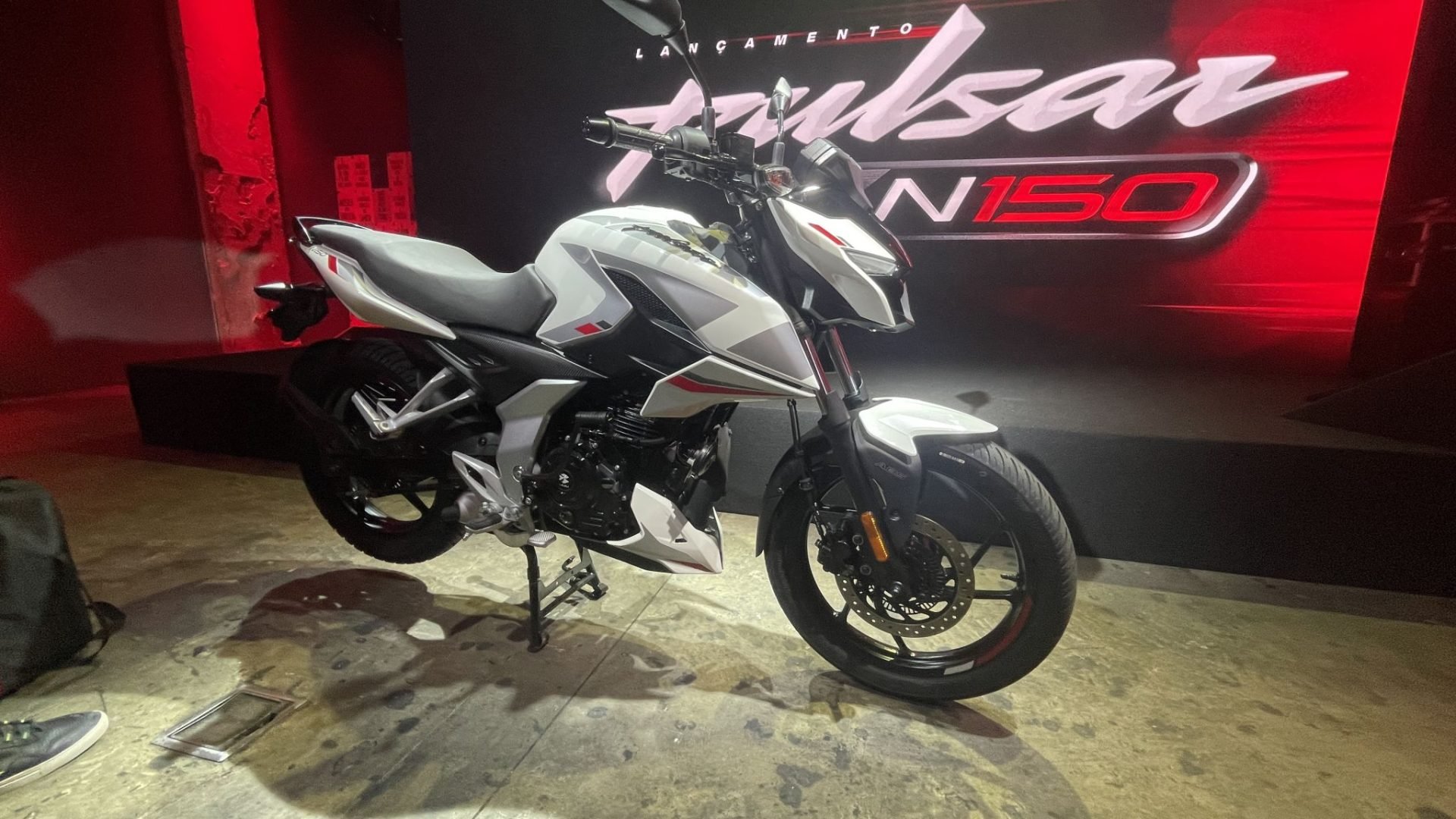Bajaj Pulsar N150 (12)