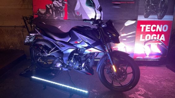 Bajaj Pulsar N150 (13)