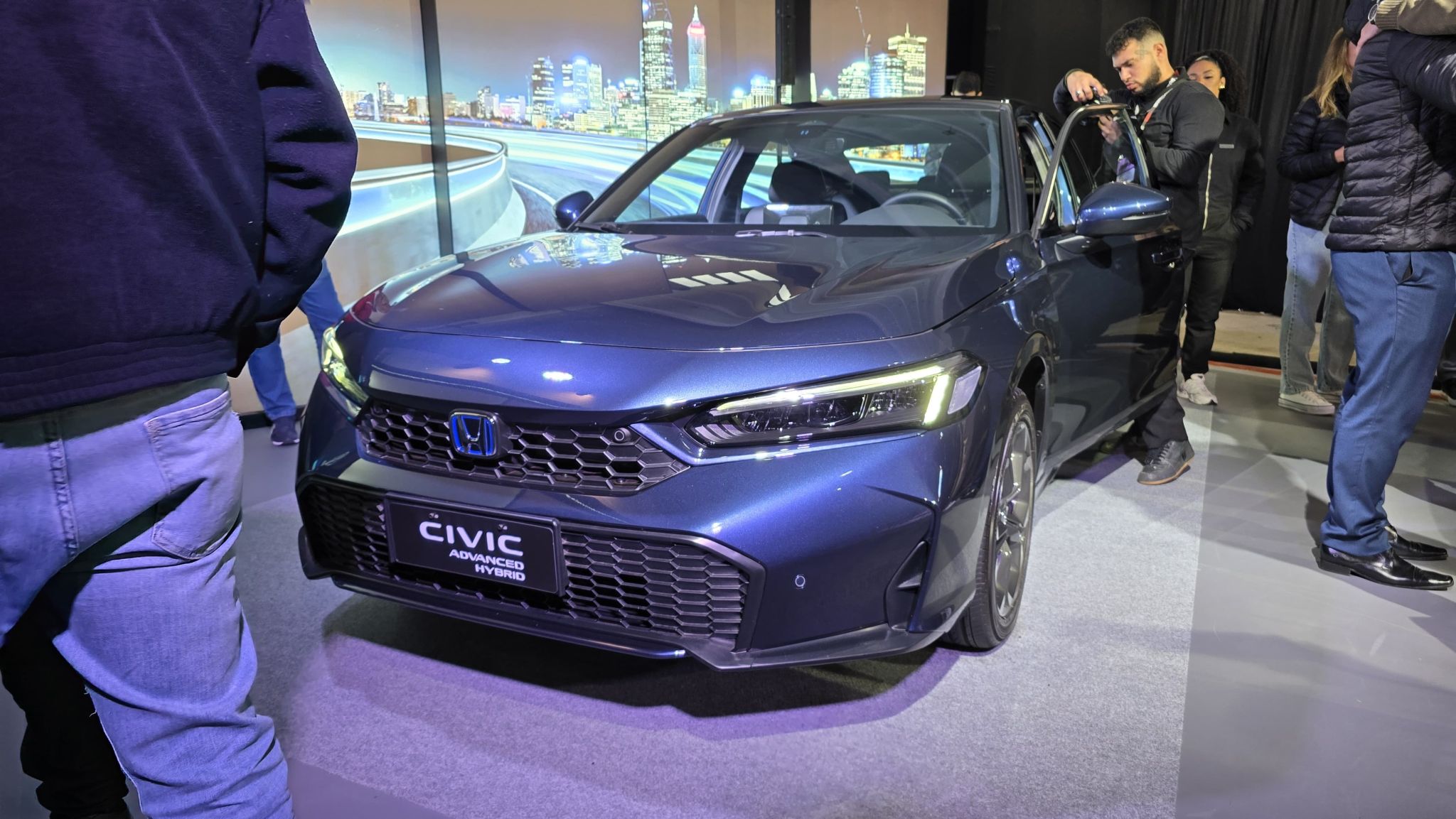 Honda Civic Advanced Hybrid asul escuro frente