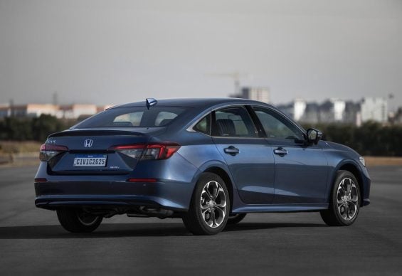 Honda Civic Advanced Hybrid lateral traseira