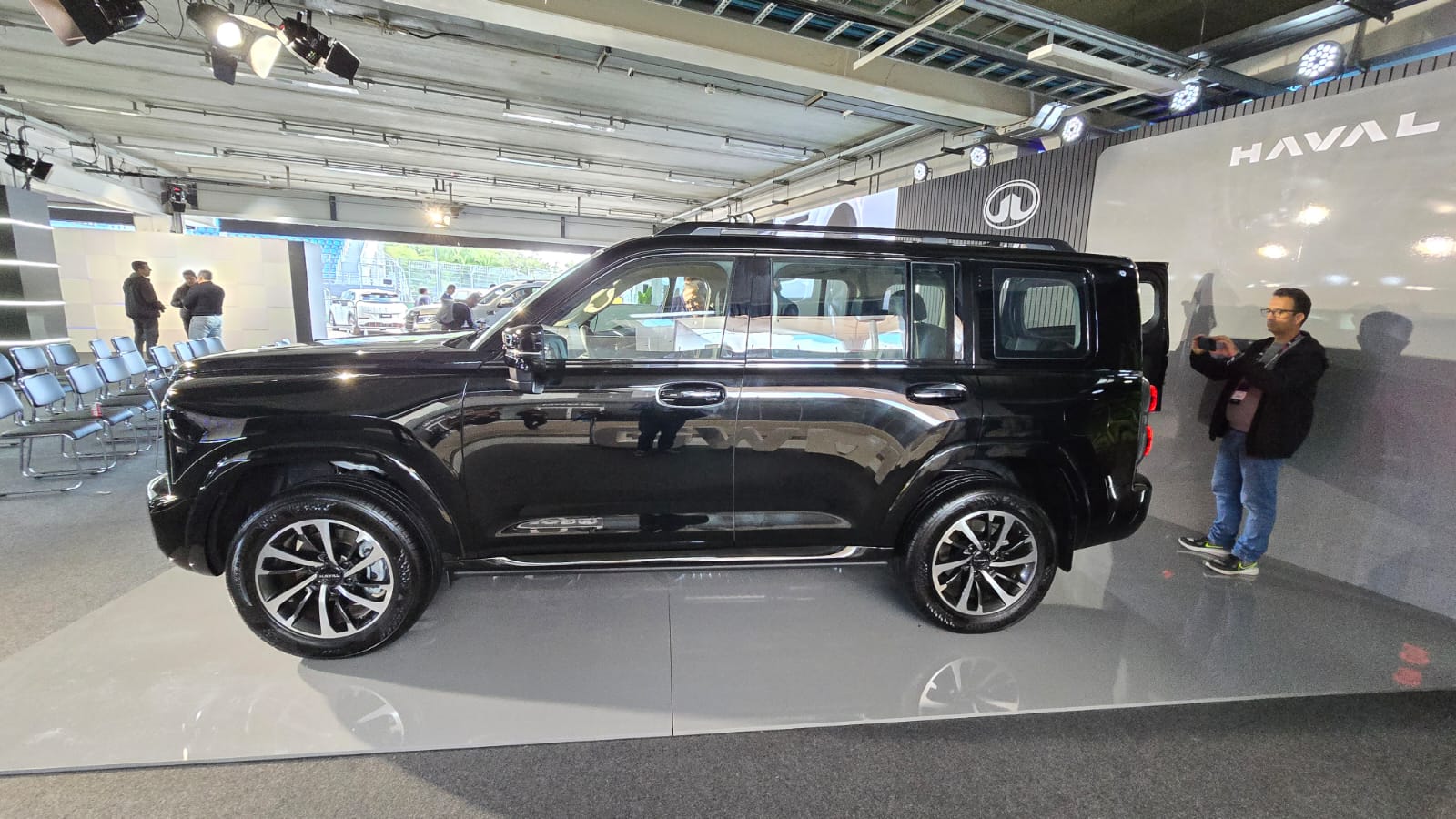 GWM Haval H9 preto lateral
