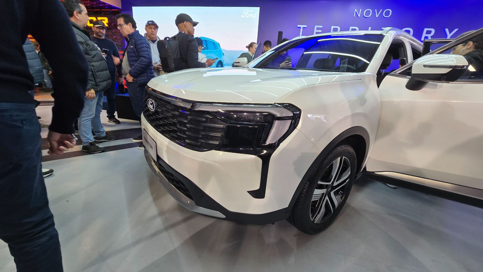 Ford Territory Titanium 2026 branco detalhe frente