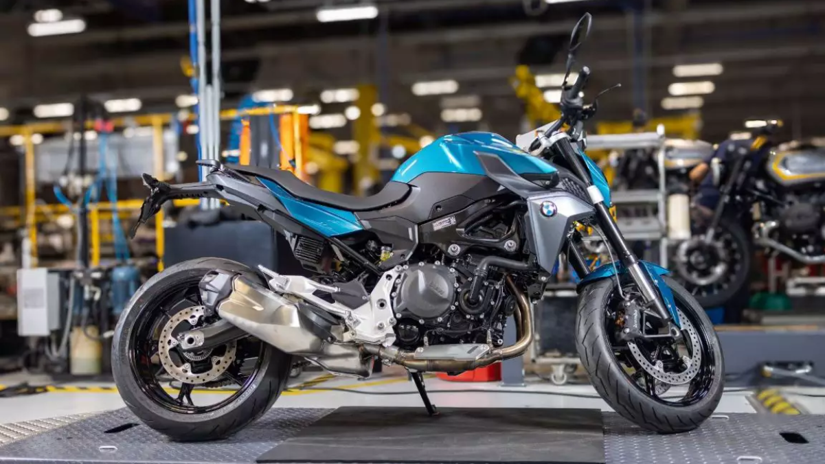 BMW F 900 R (1)
