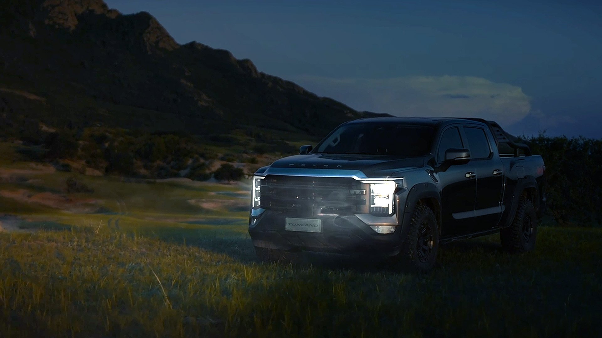 Foton Tunland V7 frente parada a noite