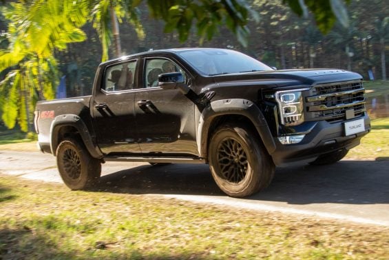 Foton Tunland V7 preta frente