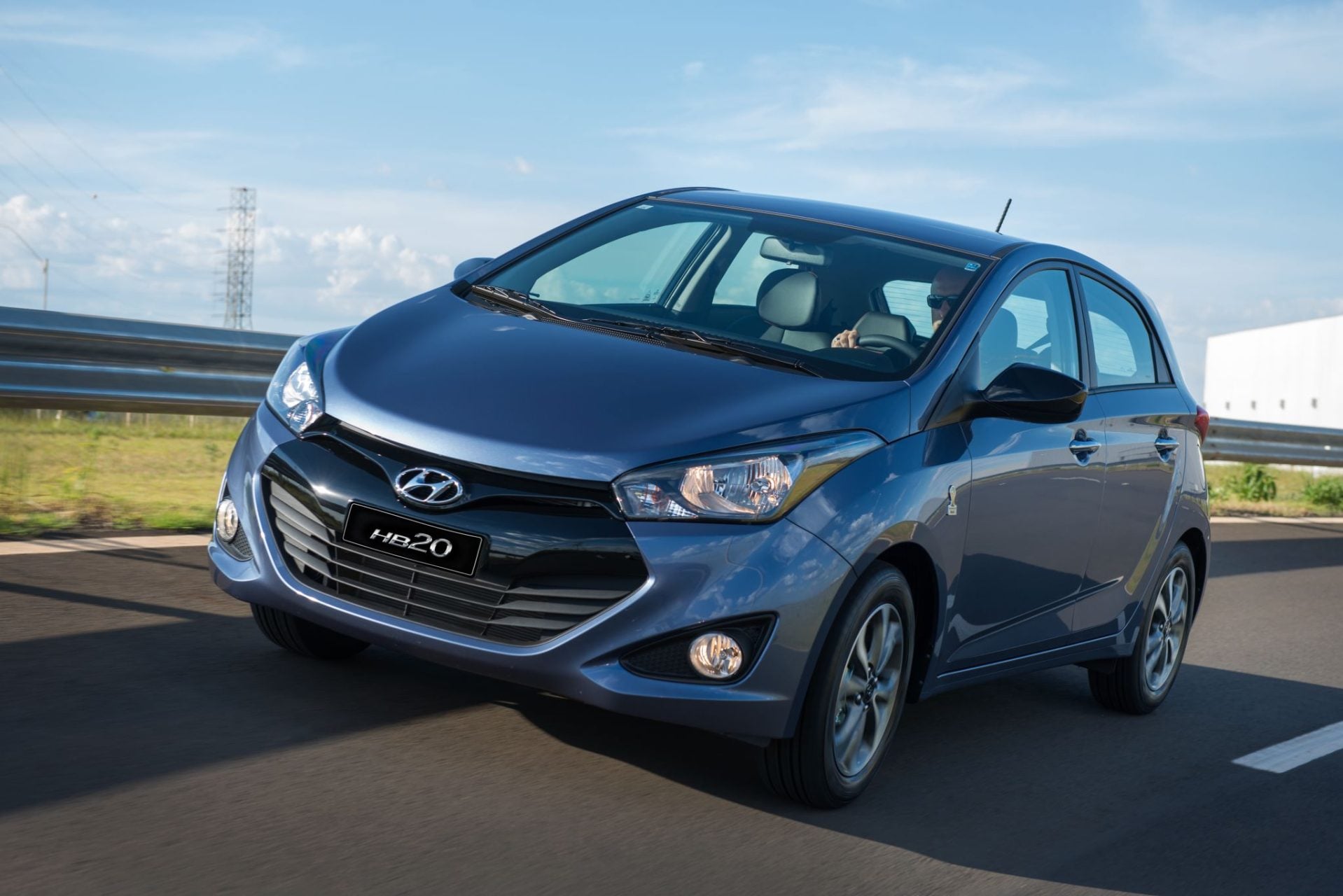 HYUNDAI HB20 AZUL 2017 FRENTE E LATERAL MOVIMENTO