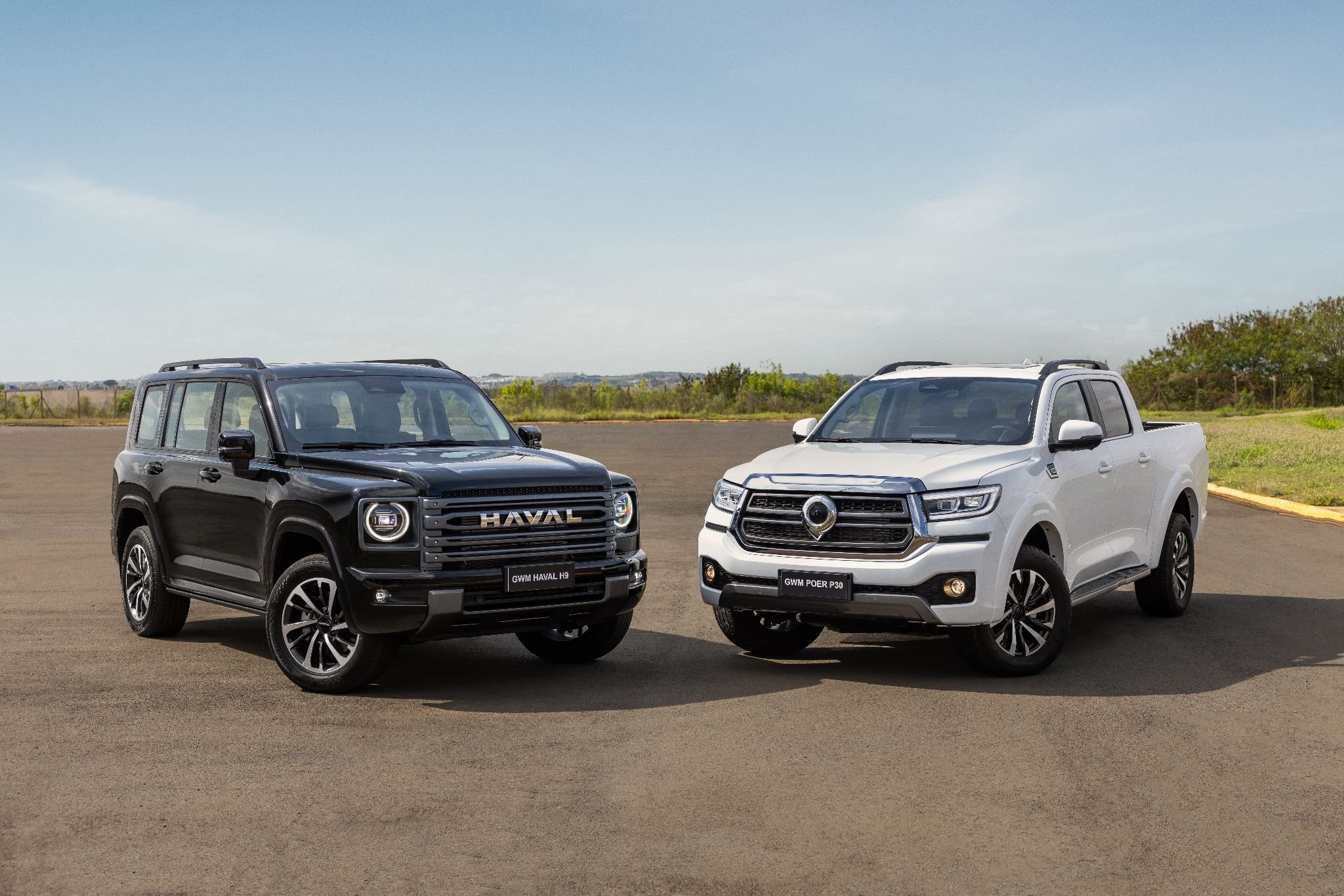 GWM Poer P30 nacional branca e Haval H9 preto