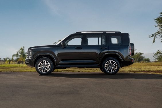 GWM Haval H9 nacional preto lateral parado