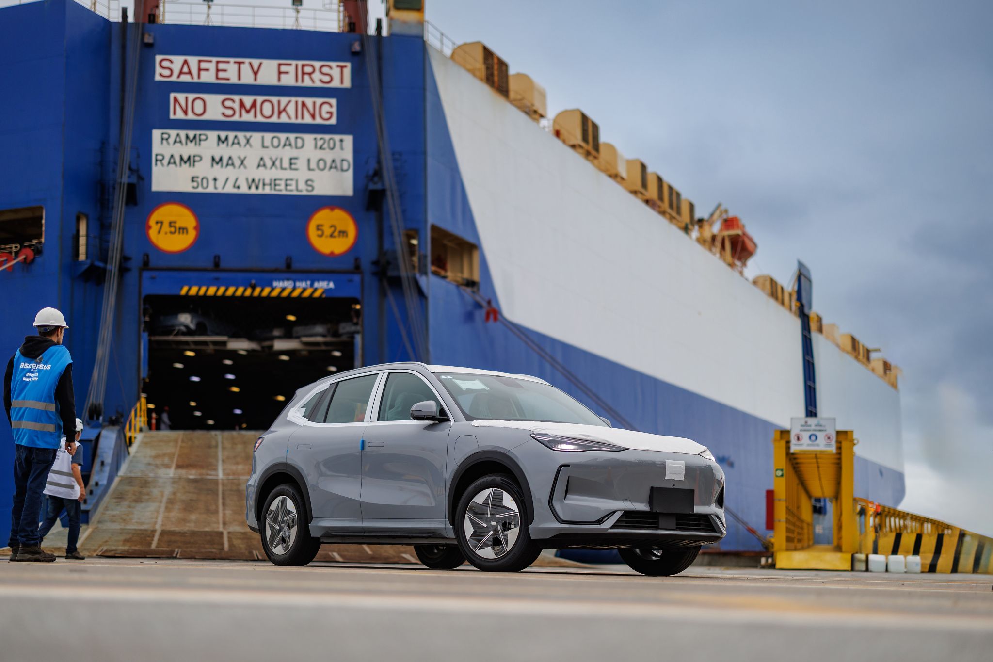 Primeiro lote do modelo Geely EX5 chega ao Brasil
