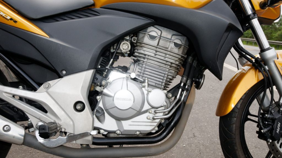 Honda CB 300R (2)
