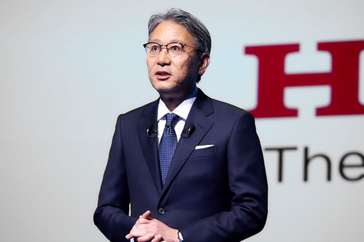 CEO Honda Toshihiro Mibe prioriza carros híbridos em coletiva anual da marca