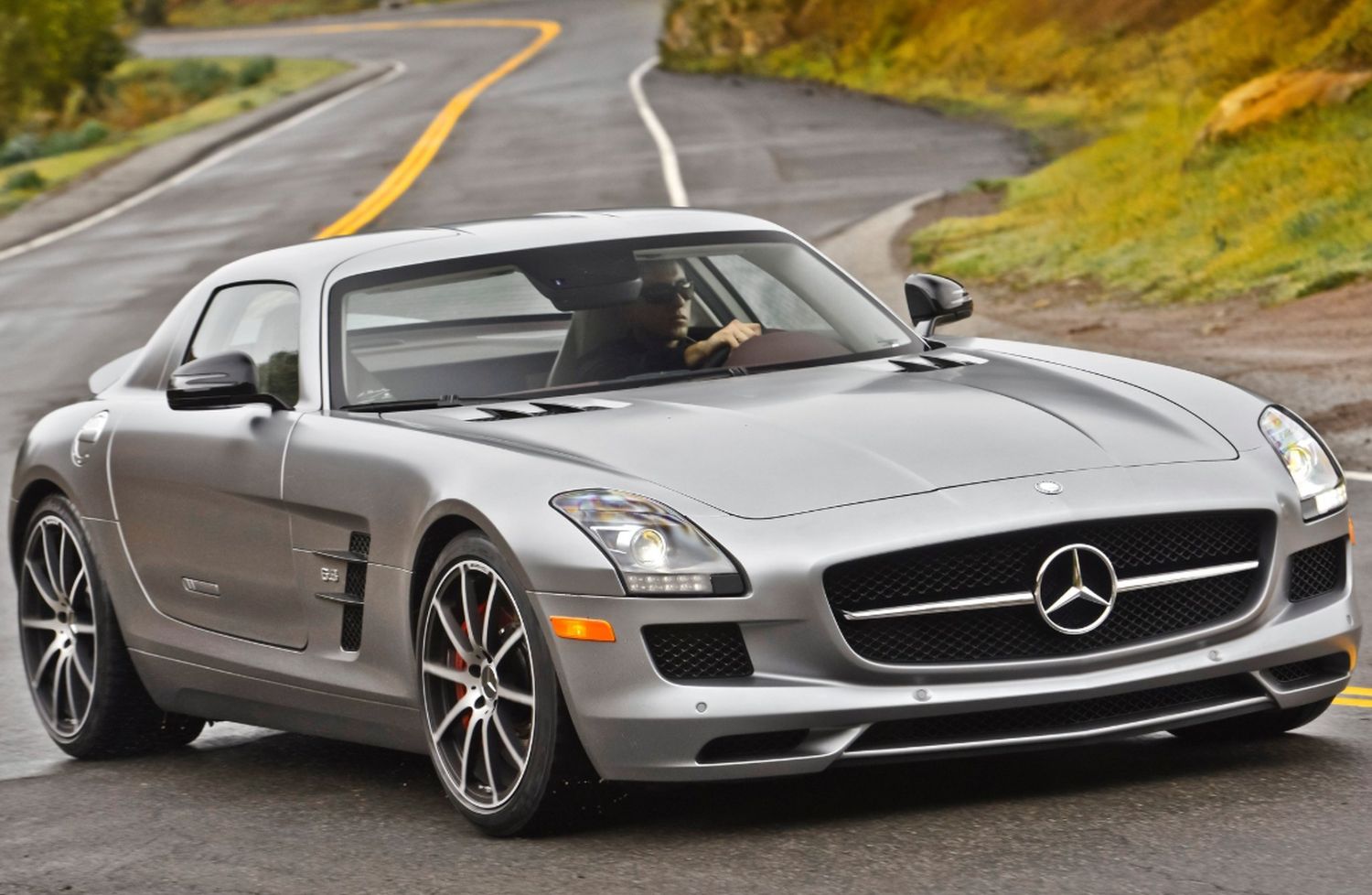 MERCEDES BENZ SLS AMG GT 2013 PRATA FRENTE E LATERAL