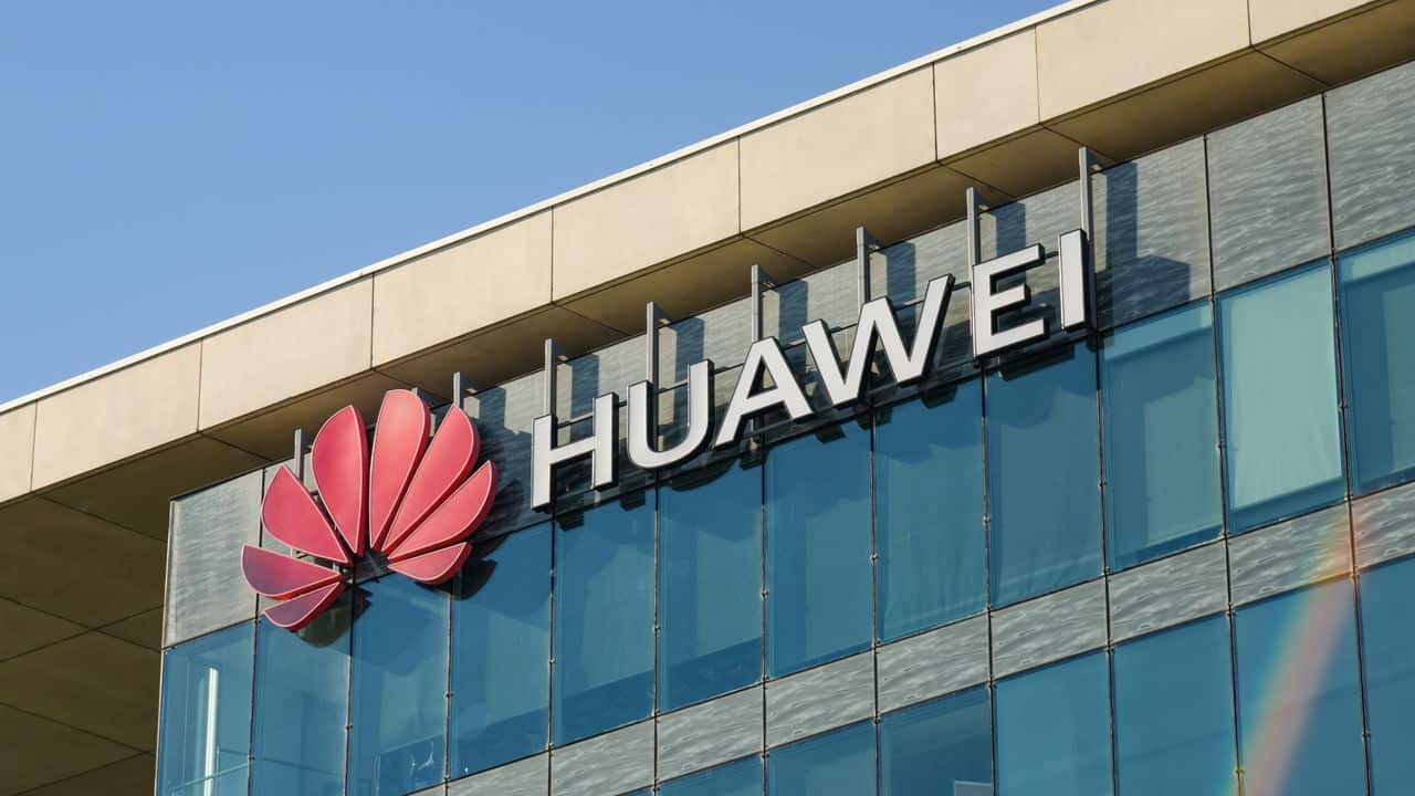 Huawei registra bateria com autonomia de 5 tanques de gasolina