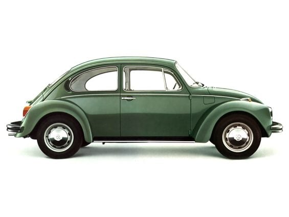 volkswagen fusca kafer 1303 lateral verde parado