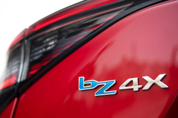 2024 Toyota bz4X bateria carros elétricos