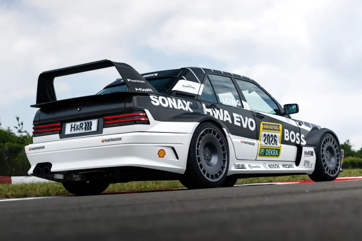 Mercedes 190E Evo Restomod
