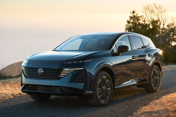 murano 2025 em paisagem de deserto