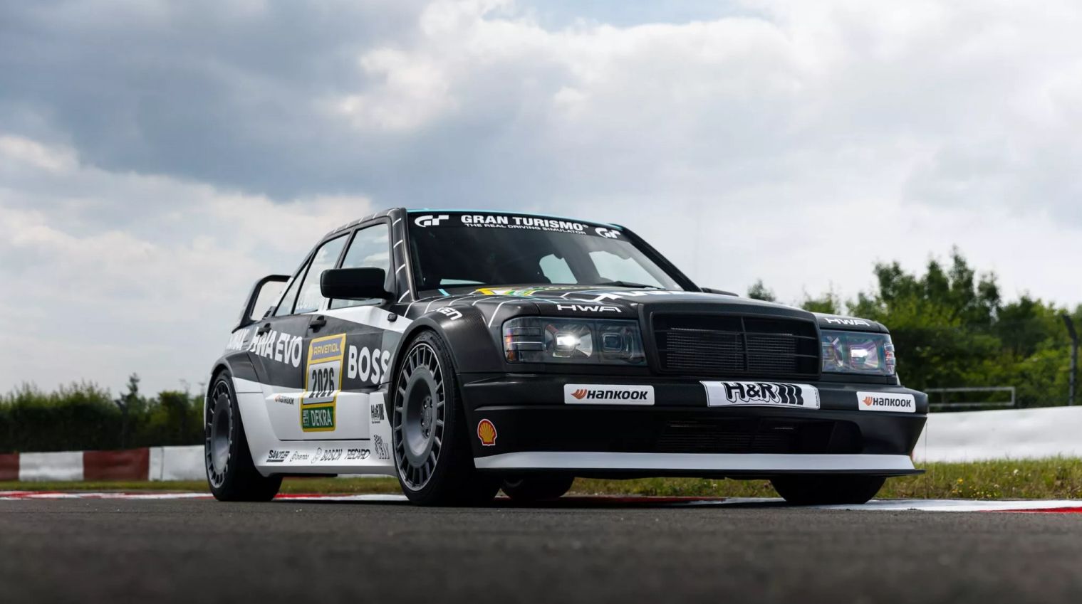 HWA MERCEDES 190E EVO SONAX 2026 FRENTE LATERAL
