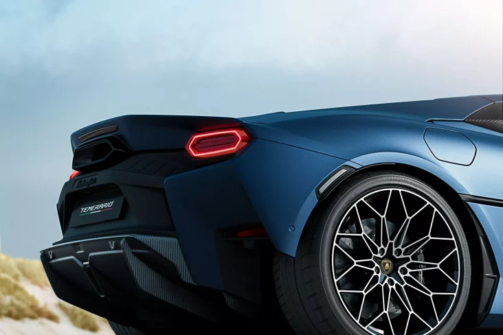 Lamborghini Temerario Traseira Visto de Lado