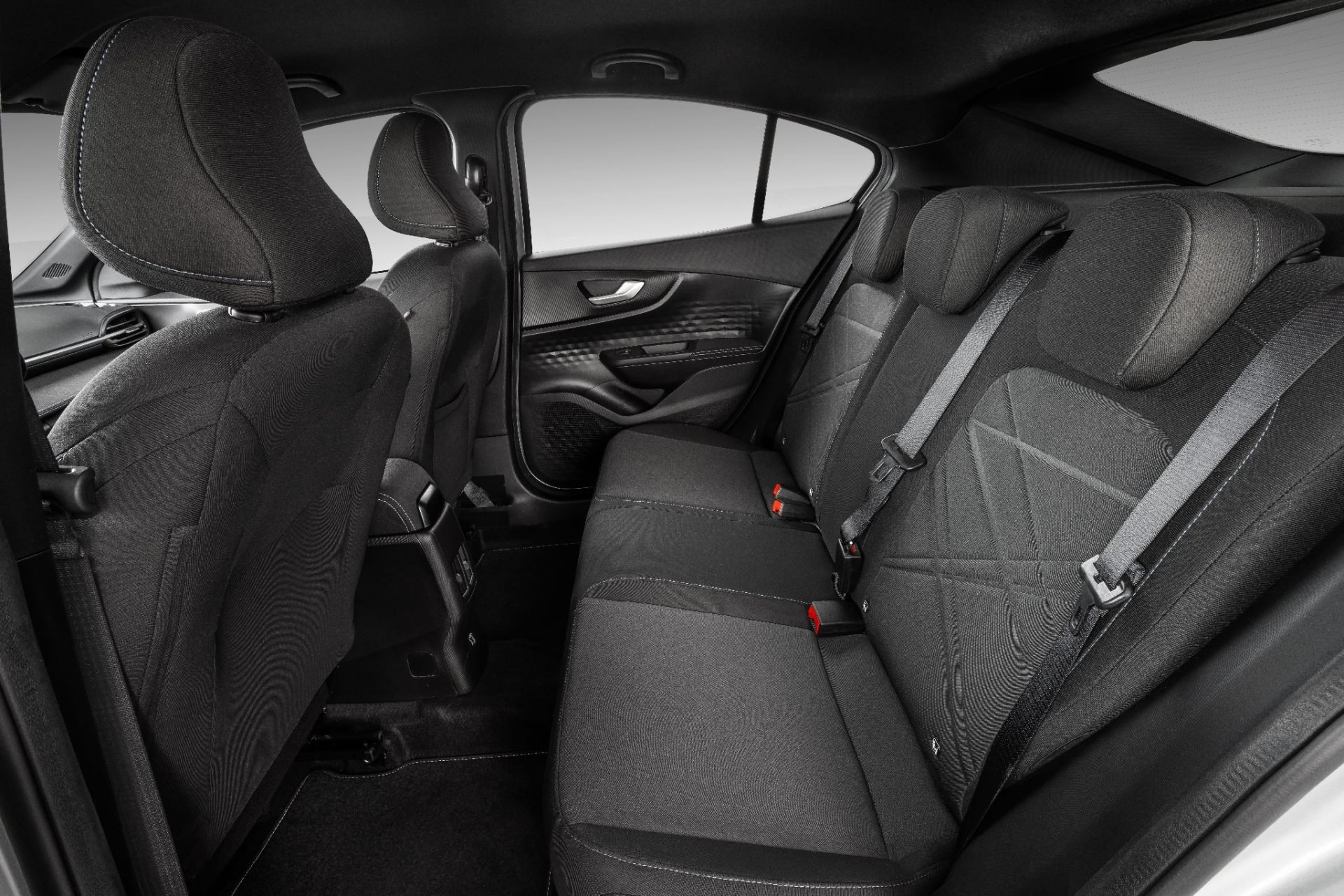 Fiat Fastback Audace 2026 interior banco traseiro