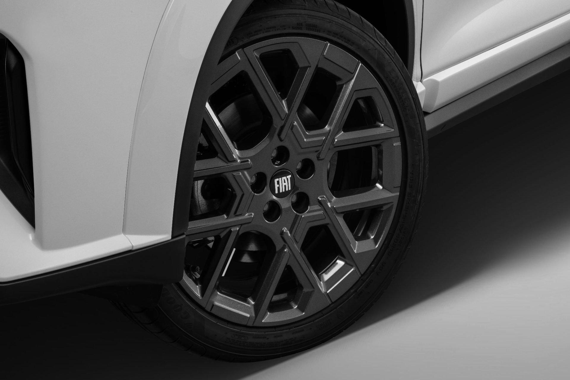 Fiat Fastback Impetus 2026 branco banchisa rodas de 18 polegadas