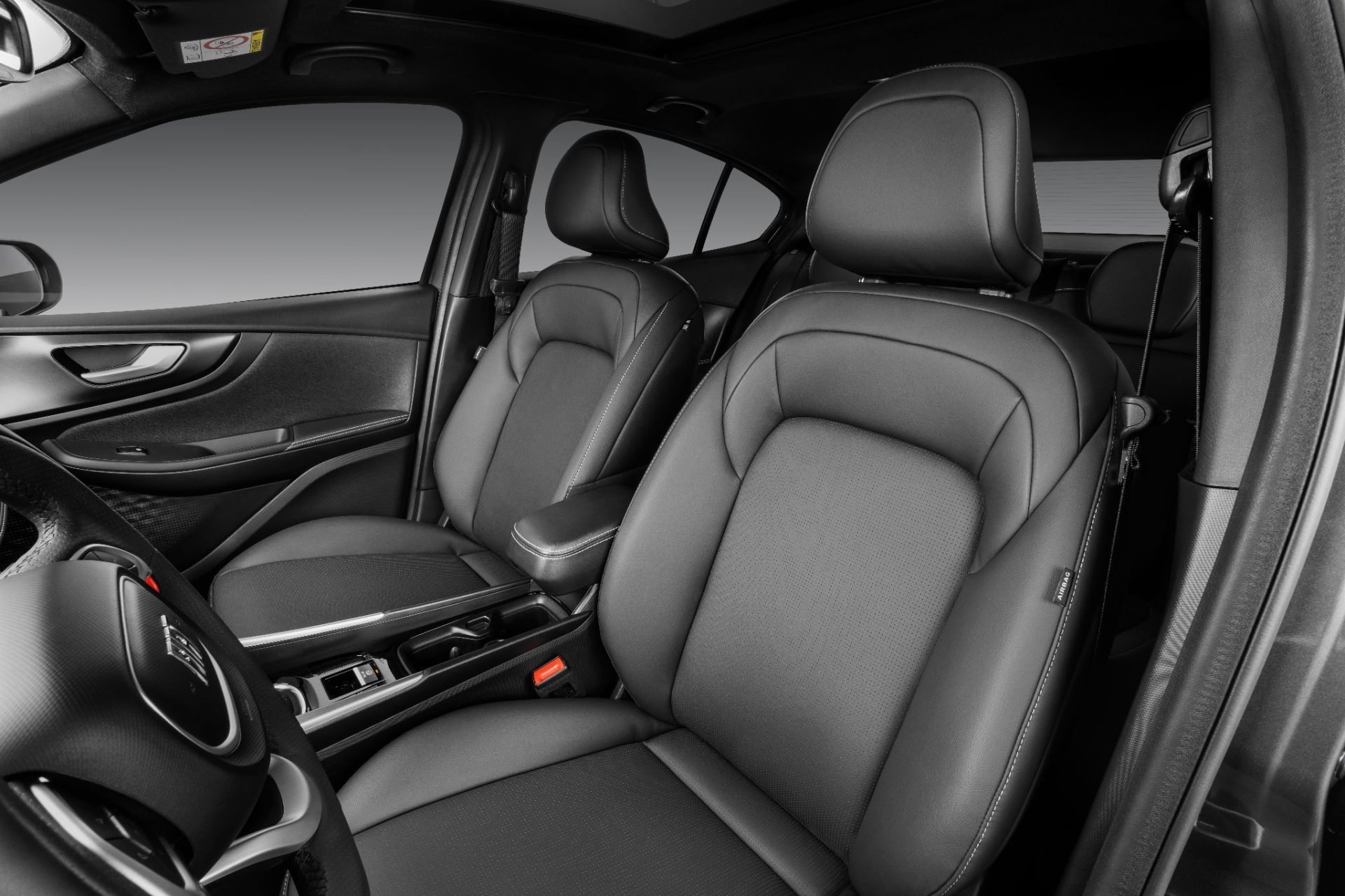 Fiat Fastback Impetus 2026 interior bancos dianteiros