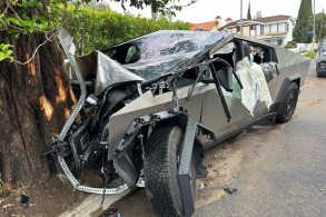 bybertruck de Alijah Arenas apos o acidente