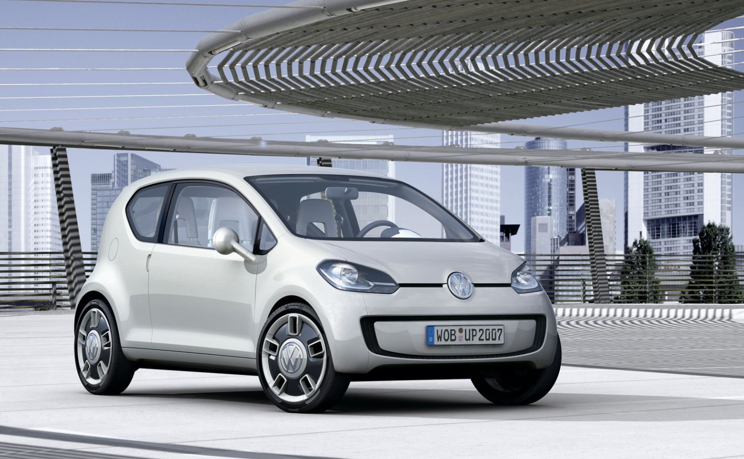 VOLKSWAGEN UP CONCEPT 2007 BRANCO FRENTE E LATERAL