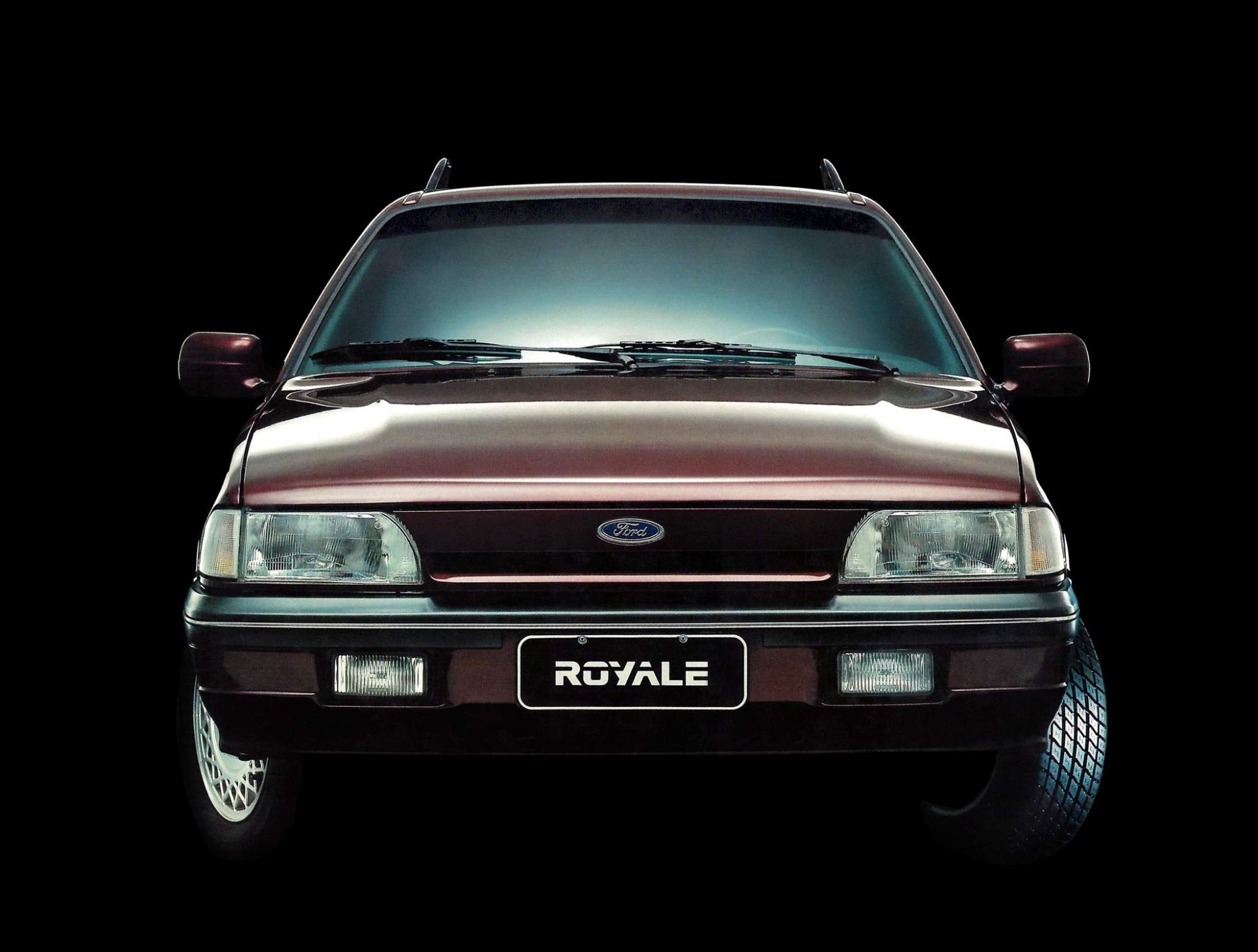 Ford Versailles Royale fracassou por ter maçanetas de menos