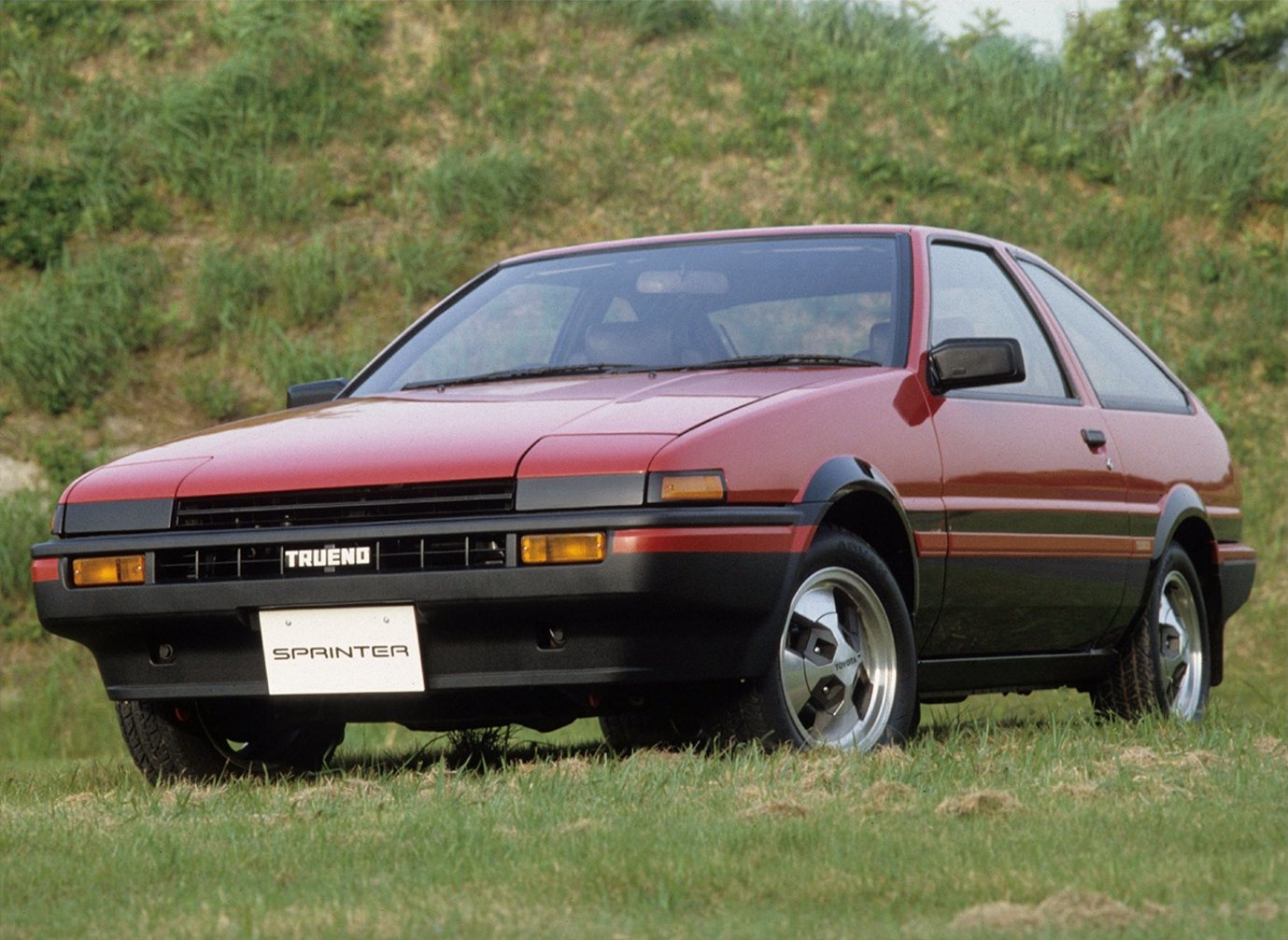 toyota sprinter trueno gt apex 3 door ae86 vermelho frente