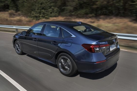 fullsize Civic Advanced Hybrid Movimento (6)