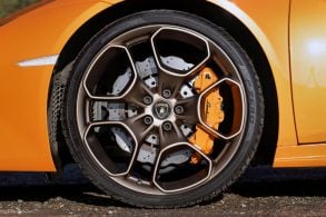 lamborghini huracan rwd laranja roda dianteira