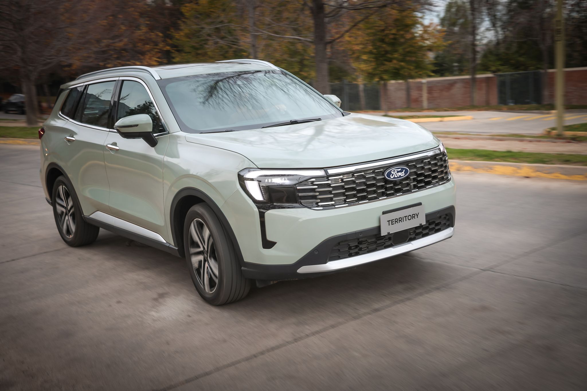 Ford Territory 2025 estreia de cara nova (e sem reajuste) por R$ 215 mil
