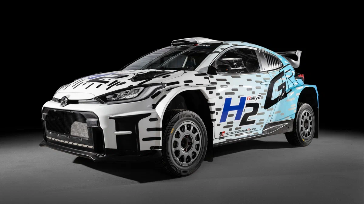 Toyota revela GR Yaris de rali movido a hidrogênio