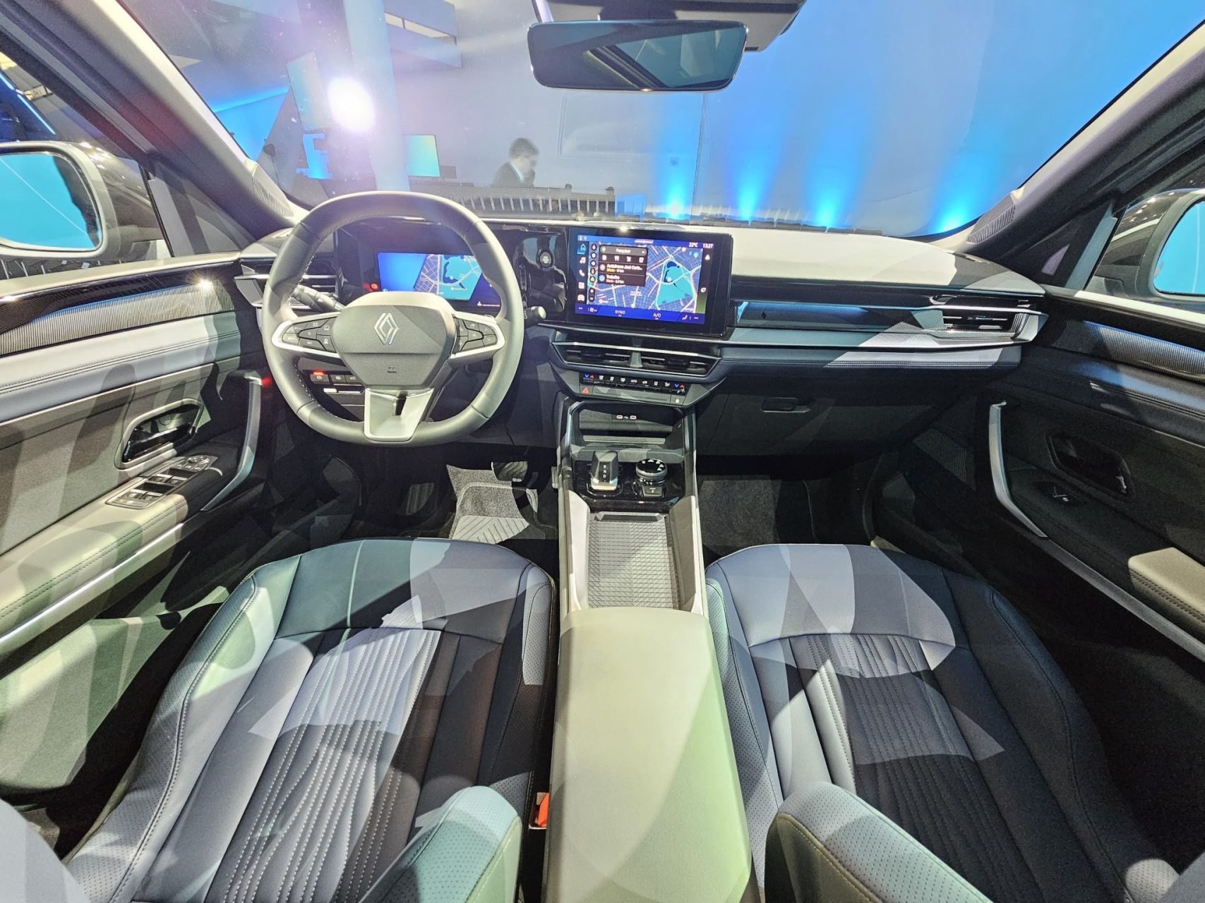 RENAULT BOREAL 2026 FRENTE LATERAL TRASEIRAS INTERIOR DETALHES (12)